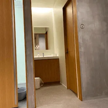 Wクリニック 大阪2院のデンシティを受けた後のパウダールーム
