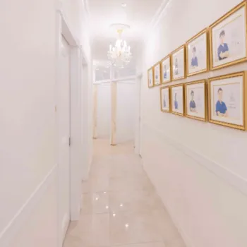 A CLINIC 大阪院の刺青除去を受ける医院の院内の様子