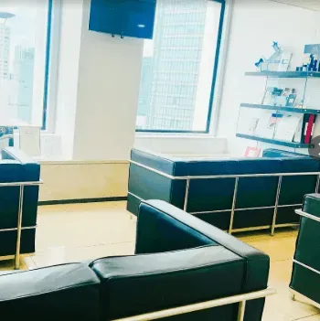 共立美容外科 大阪2院の刺青除去を受ける前の待合室