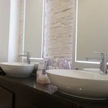 東京美容外科 大阪1院の刺青除去を受けた後のパウダールーム