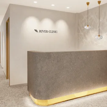 RIVER CLINIC 大阪院のオンダリフトを受ける前の受付