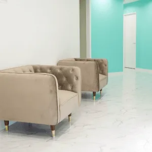 Wing clinic 大阪付近1院のオンダリフトを受ける前の待合室