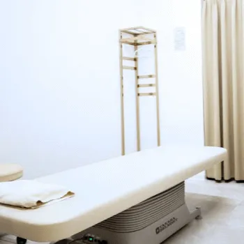 アサイクリニックのピコスポットを受ける施術室