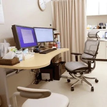 アサイクリニックのピコスポットを受ける前の診察室