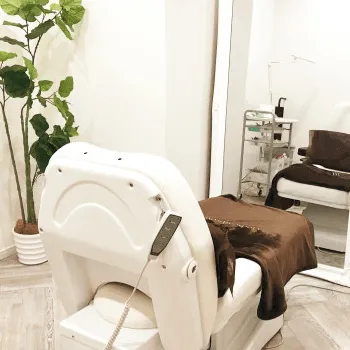 表参道メディカルクリニック 大阪院のピコスポットを受ける施術室