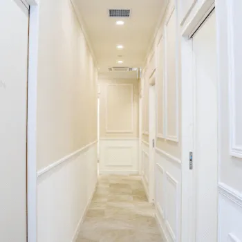 ルラ(LULA)美容クリニック 埼玉1院の刺青除去を受ける前の廊下