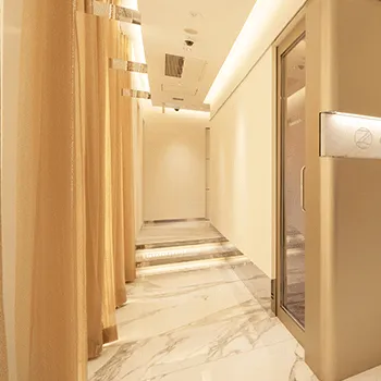 オジスキンクリニックの刺青除去を受ける前の廊下