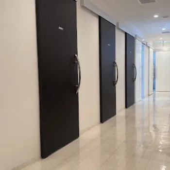 湘南美容クリニック 埼玉8院の刺青除去を受ける前の廊下