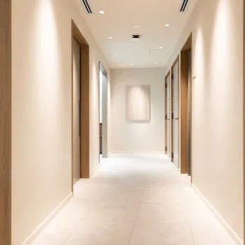 聖心美容クリニック 埼玉1院の刺青除去を受ける前の廊下