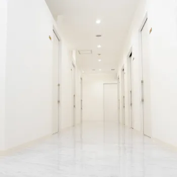 TCB東京中央美容外科 埼玉5院の刺青除去を受ける前の廊下