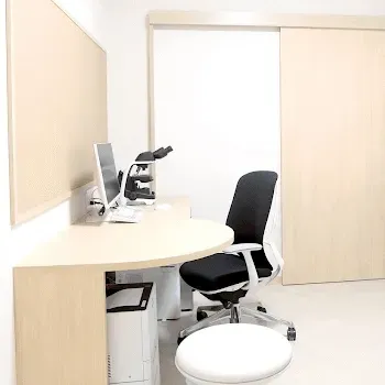 さとこ皮膚科・美容クリニックのデンシティを受ける前の診察室