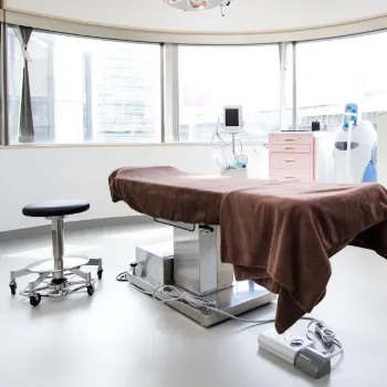 CLASSY 仙台美容外科・美容皮膚科の肩ボトックスを受ける施術室