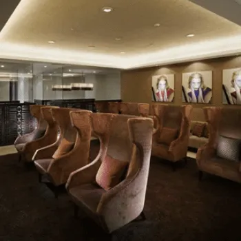 湘南美容クリニック 東京34院のケミカルピーリングを受ける前の待合室