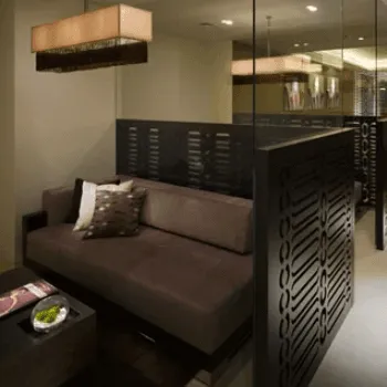 湘南美容クリニック 東京34院のケミカルピーリングを受ける前のカウンセリングルーム