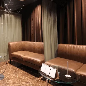 TAクリニック 東京2院のケミカルピーリングを受ける前の待合室