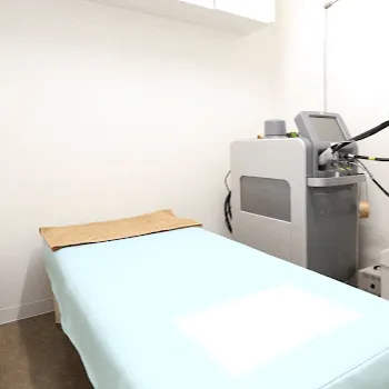 ビューティースキンクリニック 東京3院のジェントルマックスプロの都度払いによる施術を受ける施術室