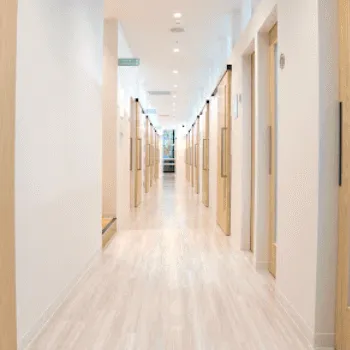 ビューティースキンクリニック東京3院のジェントルマックスプロの都度払いによる施術を受ける前の廊下