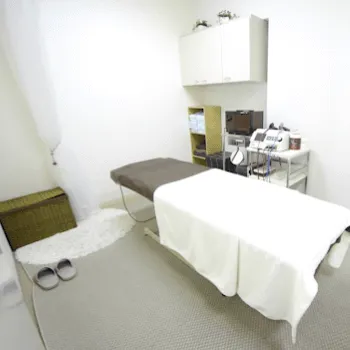 ジュエルクリニック 東京1院のジェントルマックスプロの都度払いによる施術を受ける施術室