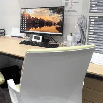 よつば会クリニック 東京2院のジェントルマックスプロの都度払いによる施術を受ける前の診察室