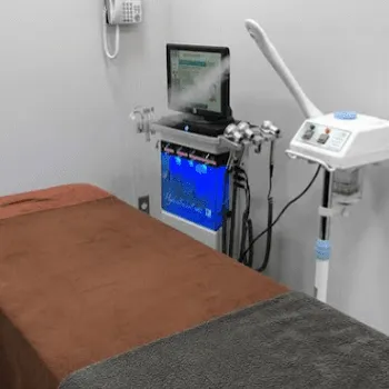 共立美容外科 東京4院のピコスポットを受ける施術室