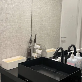 表参道メディカルクリニック 東京2院のピコスポットを受けた後のパウダールーム