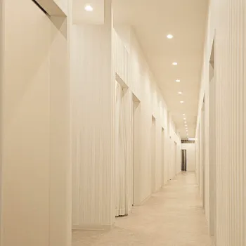 TCB東京中央美容外科 東京18院のピコスポットを受ける前の廊下