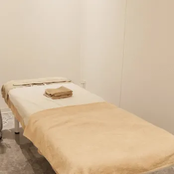 Wi Clinic 東京2院のピコスポットを受ける施術室