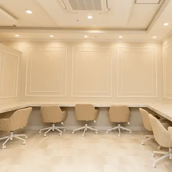 ルラ（LULA）美容クリニック 横浜院のケミカルピーリングを受ける前の待合室