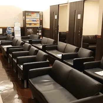 湘南美容クリニック 横浜4院のデンシティを受ける前の待合室