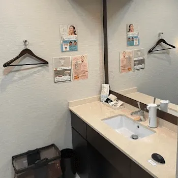 聖心美容クリニック 横浜院のデンシティを受けた後のパウダールーム