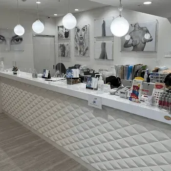 TCB東京中央美容外科のヒアルロン酸注射のイメージ