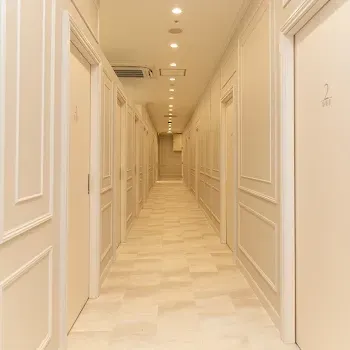 ルラ(LULA)美容クリニック 横浜院の刺青除去を受ける医院の院内の様子