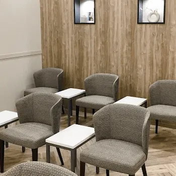 あおばクリニック 全国34院のデンシティを受ける前の待合室