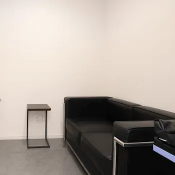 トータルスキンクリニックのデンシティを受ける前の待合室