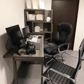 トータルスキンクリニックのデンシティを受ける前の診察室