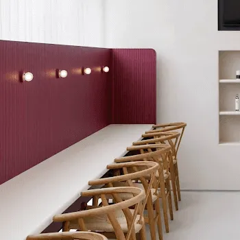 天神竹井皮膚科のデンシティを受ける前の待合室