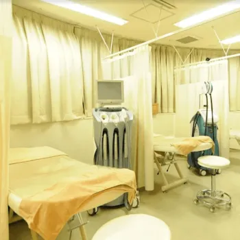 城本クリニック 全国23院の刺青除去を受ける施術室