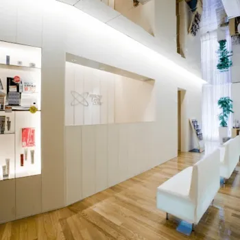 シロノクリニック 全国3院の刺青除去を受ける前の待合室