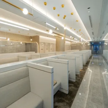 高須クリニック 全国5院の刺青除去を受ける前の待合室