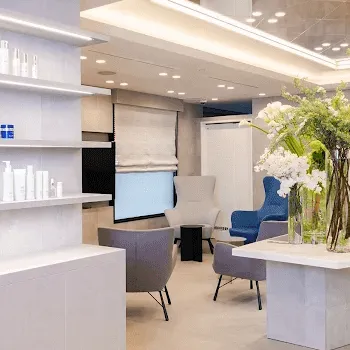 プライベートスキンクリニック 全国1院のジャルプロスーパーハイドロを受ける前の待合室