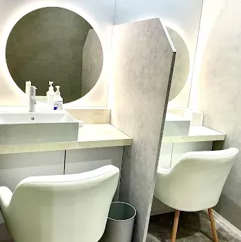 T-CLINIC 全国2院のクマ取りの施術を受けた後のパウダールーム