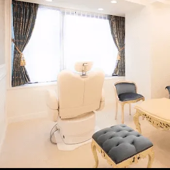 A CLINIC 全国8院のリズネを受ける施術室