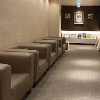 恵聖会クリニック 大阪3院のリズネを受ける前の待合室