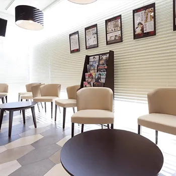 銀座よしえクリニック 全国8院のプルリアルデンシファイを受ける前の待合室