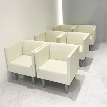 フェミークリニック 全国6院のプルリアルデンシファイを受ける前の待合室