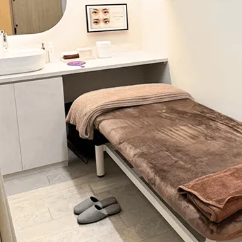 セレクトクリニック 全国4院のプルリアルデンシファイを受ける施術室