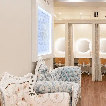 CLEAN BEAUTY CLINICのプルリアルバイオスカルプチャーを受ける前の待合室