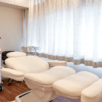 CLEAN BEAUTY CLINICのプルリアルバイオスカルプチャーを受ける施術室