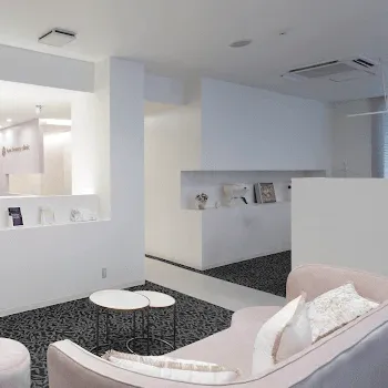 ふみビューティークリニックのプルリアルバイオスカルプチャーを受ける前の待合室