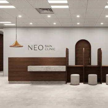 NEO Skin Clinic 全国1院のプルリアルバイオスカルプチャーを受ける前の受付